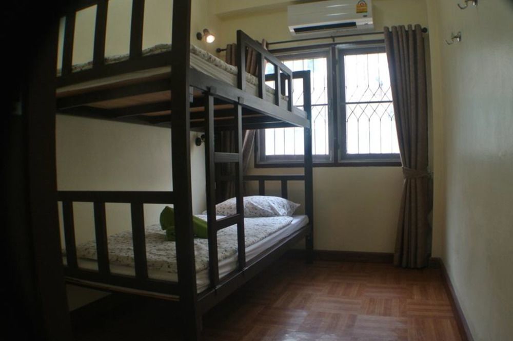 Bed Dee Time Hostel Bangkok Esterno foto