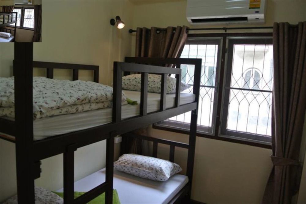 Bed Dee Time Hostel Bangkok Esterno foto