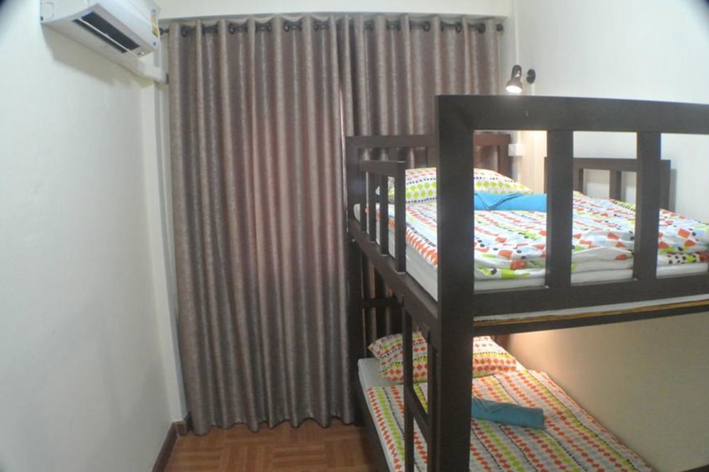 Bed Dee Time Hostel Bangkok Esterno foto