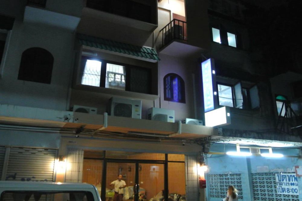 Bed Dee Time Hostel Bangkok Esterno foto