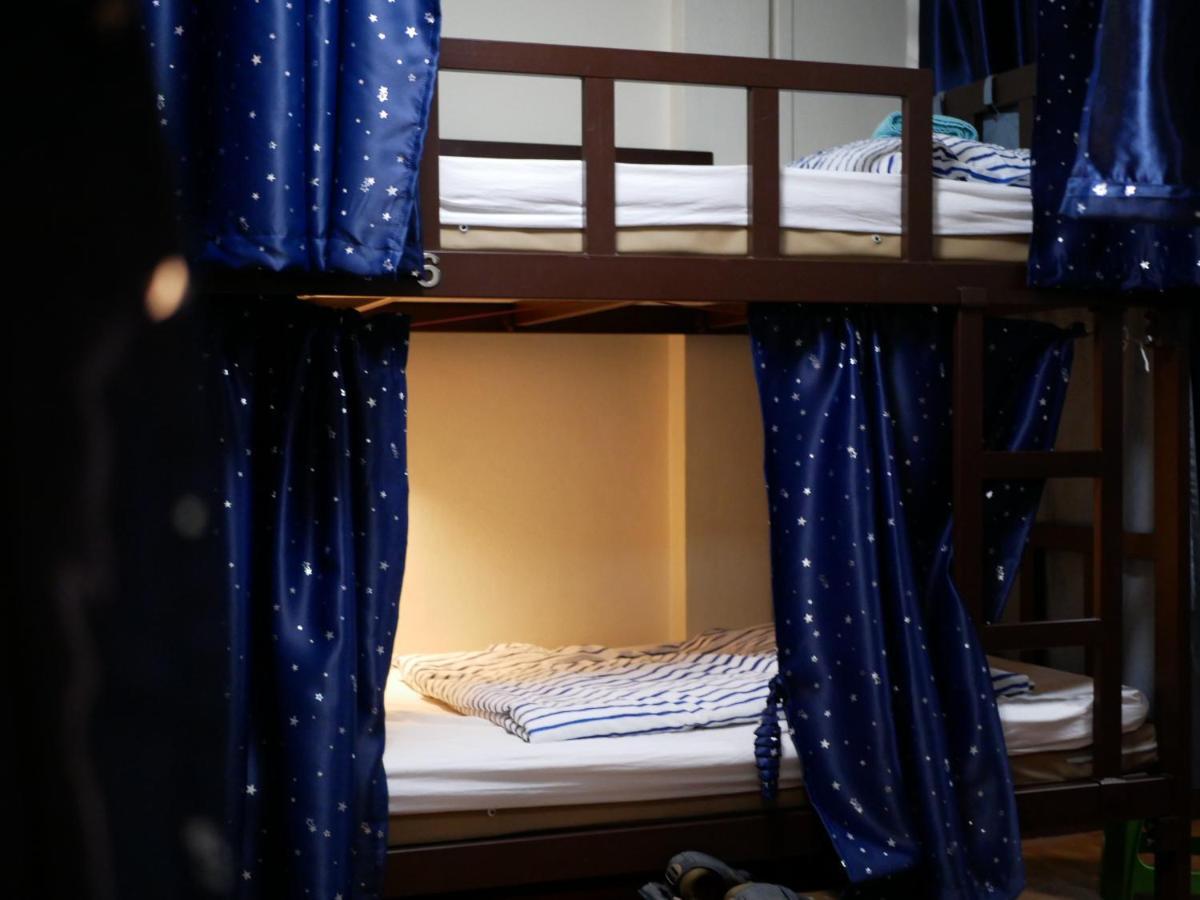 Bed Dee Time Hostel Bangkok Esterno foto