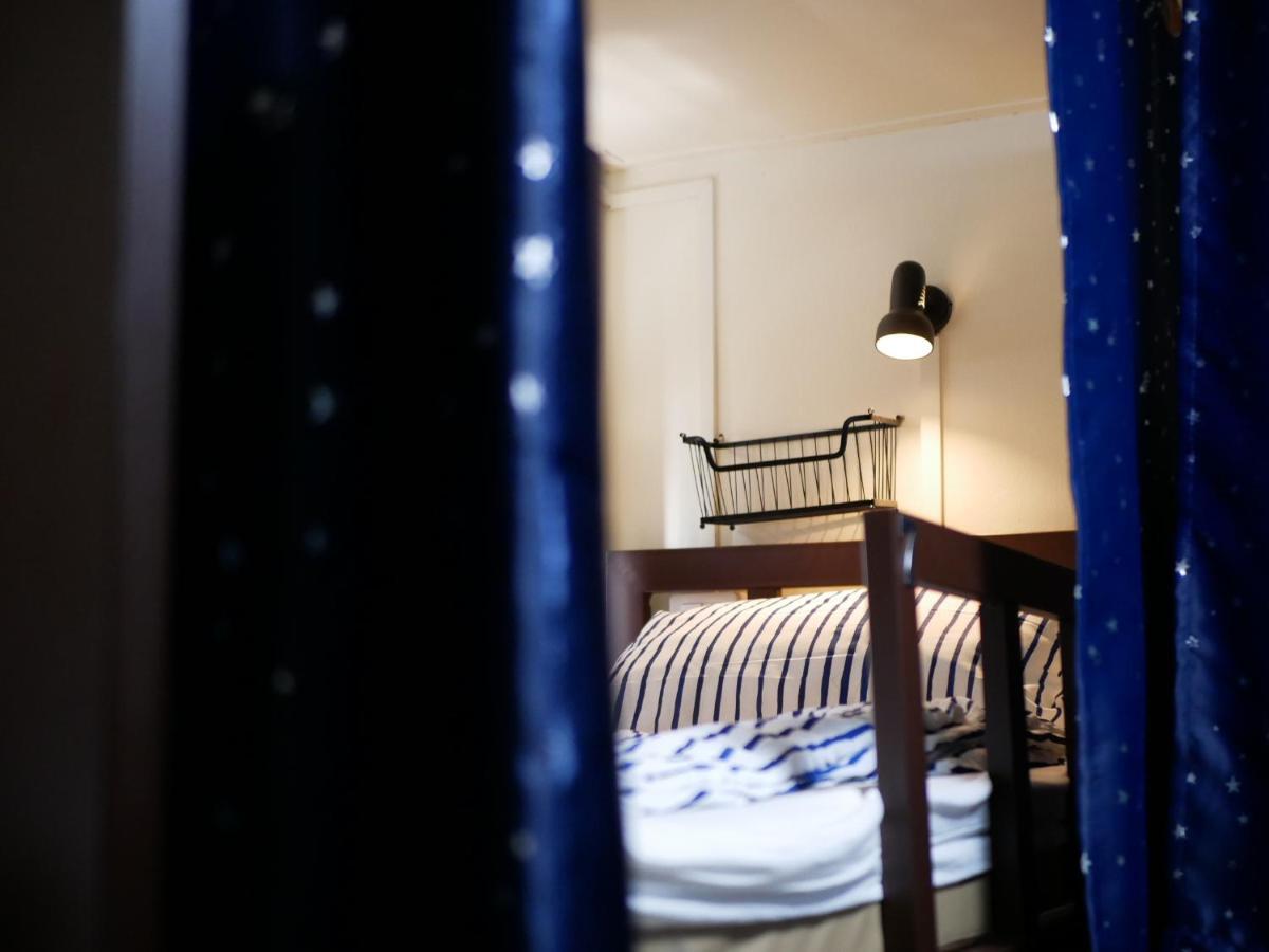 Bed Dee Time Hostel Bangkok Esterno foto