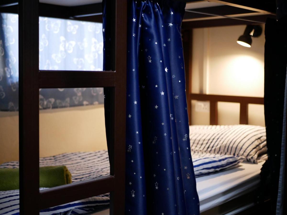 Bed Dee Time Hostel Bangkok Esterno foto